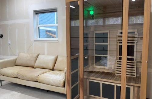 Leadville North House | 4BR Shuffleboard Deck EV Charger Pets Okay