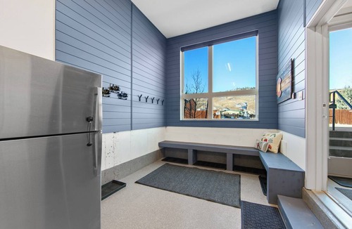 Silverthorne Villa | 4th Street Crossing #320d By Summit County Mountain Retreats