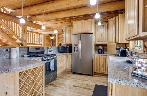 Fairplay Cottage | 5 Acres of Scenic Beauty! Large Fairplay Log Home