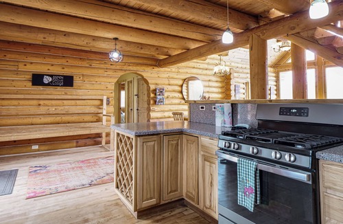 Fairplay Cottage | 5 Acres of Scenic Beauty! Large Fairplay Log Home