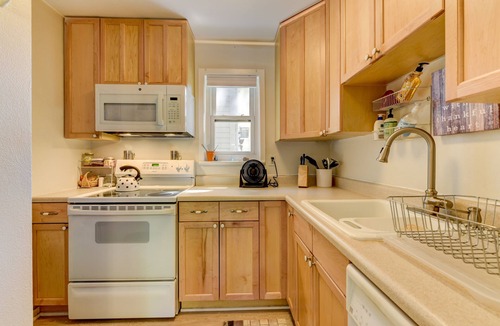 Lower Arapahoe Condo | 5 mins to Pearl Street Mall and 1 min walk to gorgeous trails!
