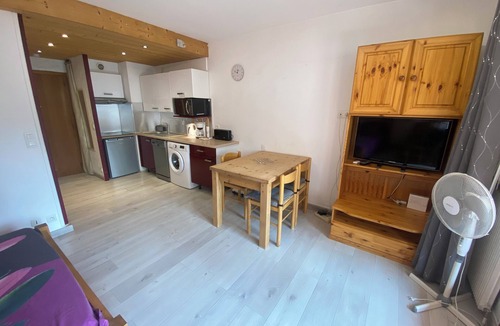Brides-les-Bains Apartment | 5 minutes from the Méribel lifts, 3-bed studio in the center of Brides