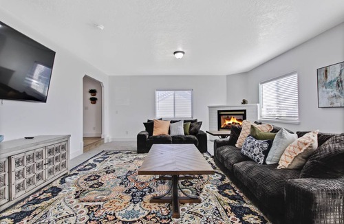 Meridian House | 557 m² House ∙ 2 bedrooms ∙ 6 guests