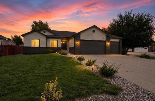 Greeley House | 5BR Greeley Home - Sleeps 14, Pets Ok, EV Charger