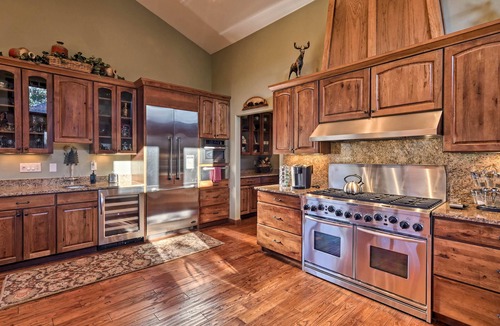 Braddock Hill House | 6 Mi to Slopes: Breck Home w/Hot Tub & Game Room