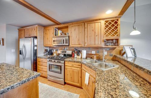 Fraser House | 6 Mi to Winter Park Resort: Townhome w/Hot Tub!