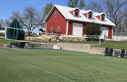 Edwardsville House | 6-Star Country Living: Legends, Speedway, American Royal, Cabelas, 15 Dwntwn KC