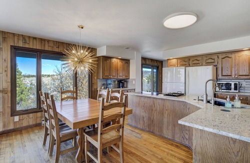 Sun Hills Villa | 6k SQ. FT./72 Acre Wildlife Preserve/Hot Tub/Grand Views