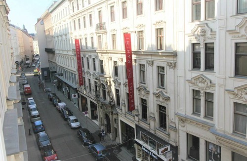 Innere Stadt Apartment | 70 m² Apartment ∙ 1 bedroom ∙ 4 guests