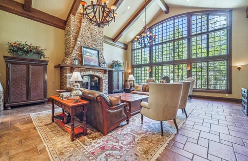Warrior's Mark West House | 767 m² House ∙ 6 bedrooms ∙ 20 guests
