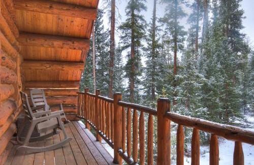 Valley of the Blue House | 8 Mi to Gondola: Cozy Breckenridge Cabin w/Deck!