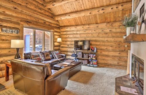 Valley of the Blue House | 8 Mi to Gondola: Cozy Breckenridge Cabin w/Deck!