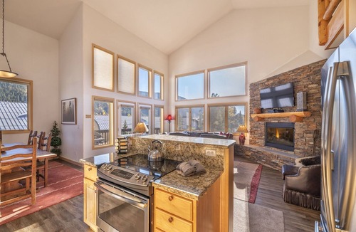 Keystone House | 8BR/6 Bath home in Keystone Ski Area-sleeps 20; park 8 cars; 2 private hot tubs
