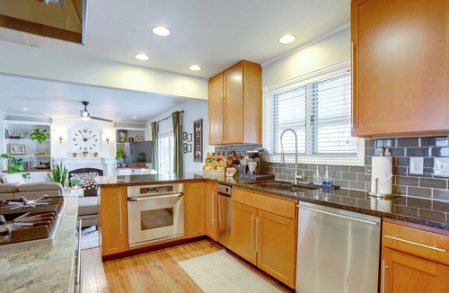 Lakewood House | 9 Mi to Red Rocks: Modern Getaway w/Private Yard