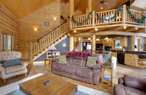 Valley of the Blue Cabin | 9 Mi to Slopes! Hot Tub Hideaway in Breckenridge