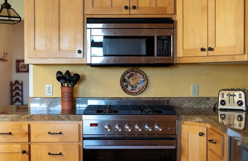 Arroyo Seco Apartment | A Bella Vista Valdez Lodge, 4-BR, 4-Bth, 4 LR, 2 chef kitchens