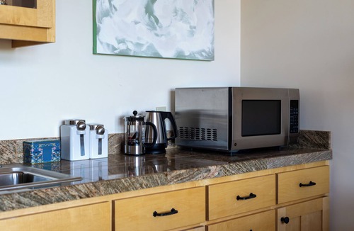 Arroyo Seco Apartment | A Bella Vista Valdez Lodge, 4-BR, 4-Bth, 4 LR, 2 chef kitchens
