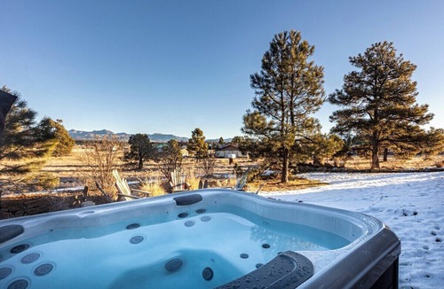 Pagosa Springs Cabin | A/C, Hot Tub, Close to everything, Pet friendly!