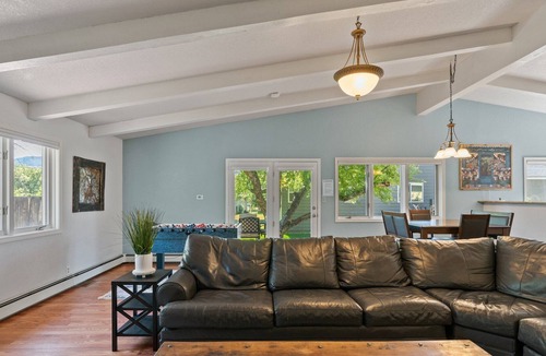 Hermosa House | A/C,Pet Friendly, Private Hot Tub, Great Location!