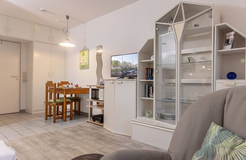 Harlesiel Apartment | A cozy berth close to the beach: The lovingly furnished vacation apartment offers a