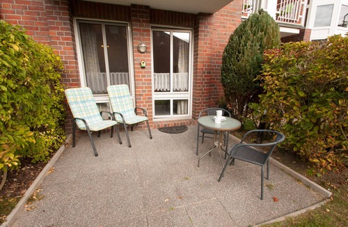 Harlesiel Apartment | A cozy berth close to the beach: The lovingly furnished vacation apartment offers a