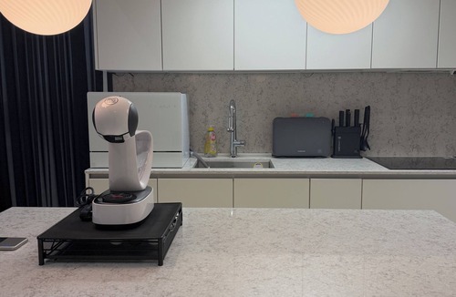 COEX Condo | A duplex one-BR with a LR in Samseong-dong, accommodating up to 4 guests.