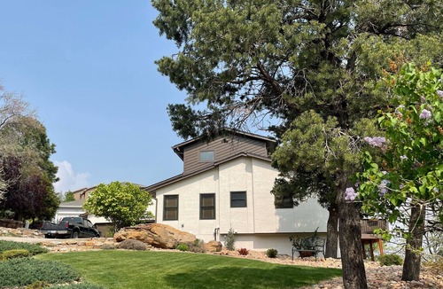 Mountain Shadows Apartment | A Pikes Peak Pleasure!