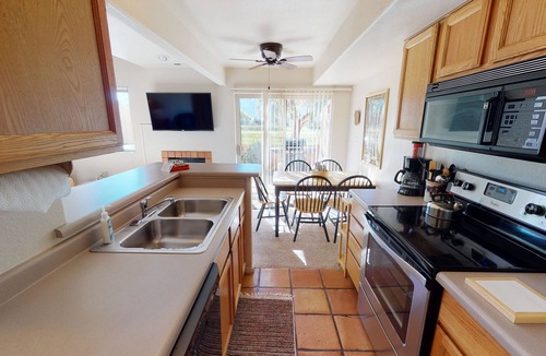 Moab South Valley House | Adobe Dreams ~ 3292, Private hot tub overlooks the golf course, pet friendly!
