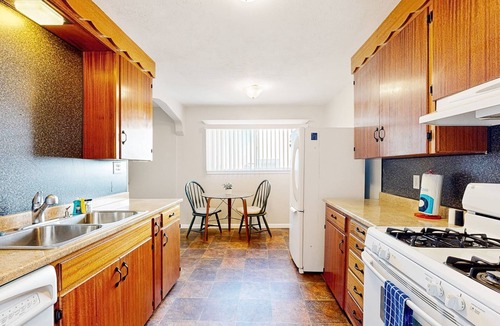 Central Colorado Springs House | Adorable dog-friendly home in a great location with mountain views & yard