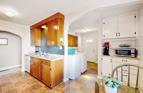 Central Colorado Springs House | Adorable dog-friendly home in a great location with mountain views & yard