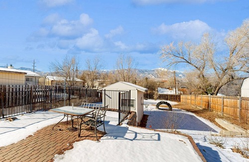 Central Colorado Springs House | Adorable dog-friendly home in a great location with mountain views & yard