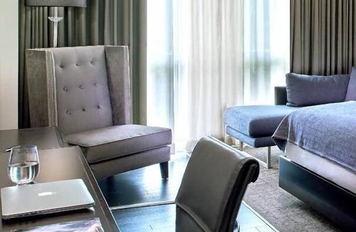 West Plaza Hotel | Aesthetic Views Within The Property! 4 Relaxing Units, Onsite Pool, Pets Allowed