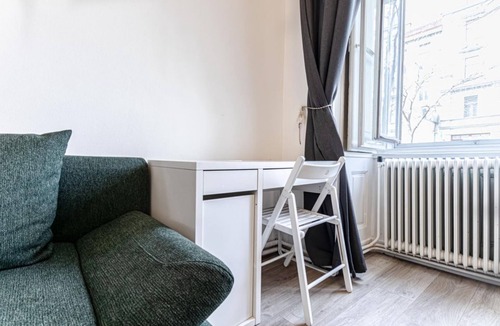 Mariahilf Apartment | Affordable Room w/Cityview Mariahilferstr B