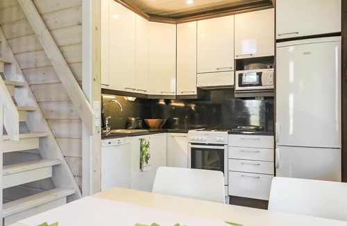 Syote House | Aihki pine cottage (aikaisemmin aihki b) by Interhome