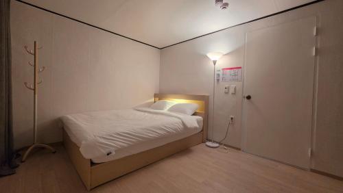 Gangseo Apartment | AIRPORT STAY SEOUL, 3m to 5-Line Metro Hub, GMP
