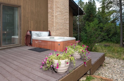 Winter Park Highlands House | Amazing 4 Bedroom w/2 KINGS & HOT TUB!