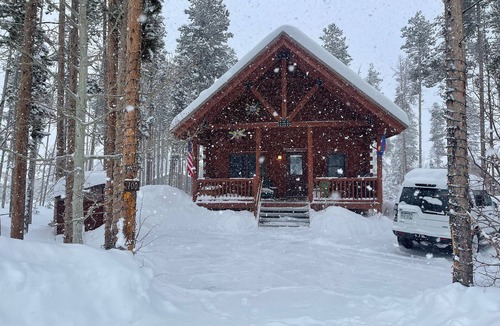 Winter Park Cabin | Amazing Cabin Just Above Downtown Winter Park. Private Hot Tub!