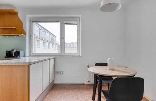 Favoriten Apartment | Amazing Favoriten 2BR, nr Metro U1, by Blueground