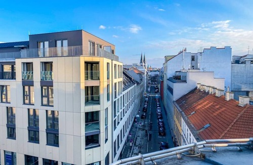 Favoriten Apartment | Amazing Room Hauptbahnhof - Air conditioned