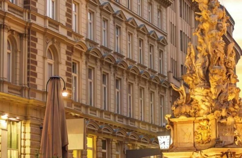 Favoriten Apartment | Amazing Room Hauptbahnhof - Air conditioned