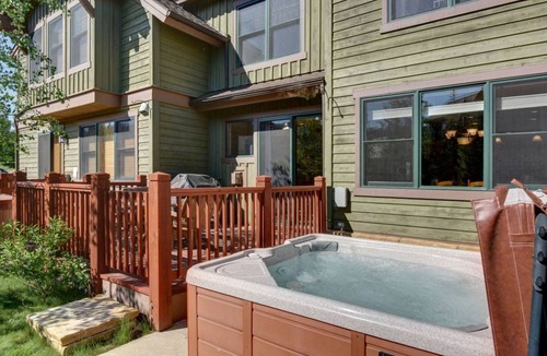 The Highlands House | Amazing Townhome minutes to Downtown Breck w/Free Shuttle & Private Spa