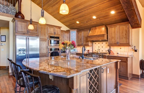 Woodmoor Cabin | Amazing views from this Breckenridge Mountain Lodge. Hot Tub, Fire Pit & Shuttle