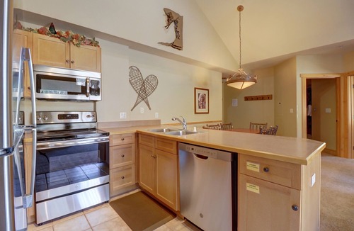 East Village at Copper Condo | Amazing Views, Right next to the Lift - CS210 by RedAwning