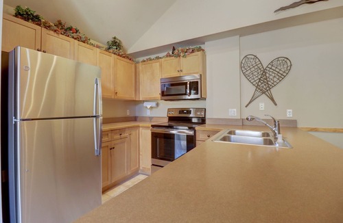 East Village at Copper Condo | Amazing Views, Right next to the Lift - CS210 by RedAwning