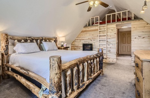 Indian Mountain Cabin | "Ambush Alley Getaway" - Colorado Cabin - Breathtaking views away from the city!
