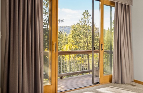 Hangen Ranch And M and B House | Amenities for all ages * Convenient location * Scenic views *3 King beds * Quick access to town & trails