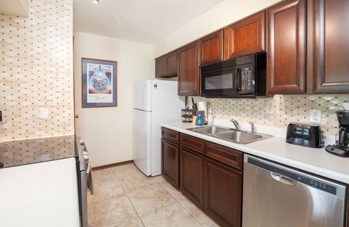 Dillon Condo | Amphitheater | Pool, Hot Tubs & Lake