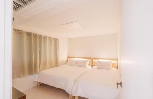 Samcheong-dong House | Anguk House # Private 2F-3F Rooftop # Gyeongbokgung 1min # Bukchon