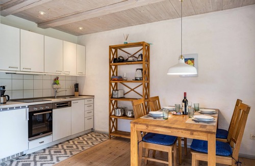 Curau Apartment | Apartment "1 Terrassenwohnung" with Private Garden & Wi-Fi
