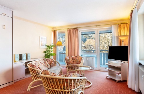 Hinterzarten Apartment | Apartment '4' with Balcony and Wi-Fi